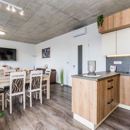 Perla Hradce 401 Lägenhet Hradec Králové Exteriör bild