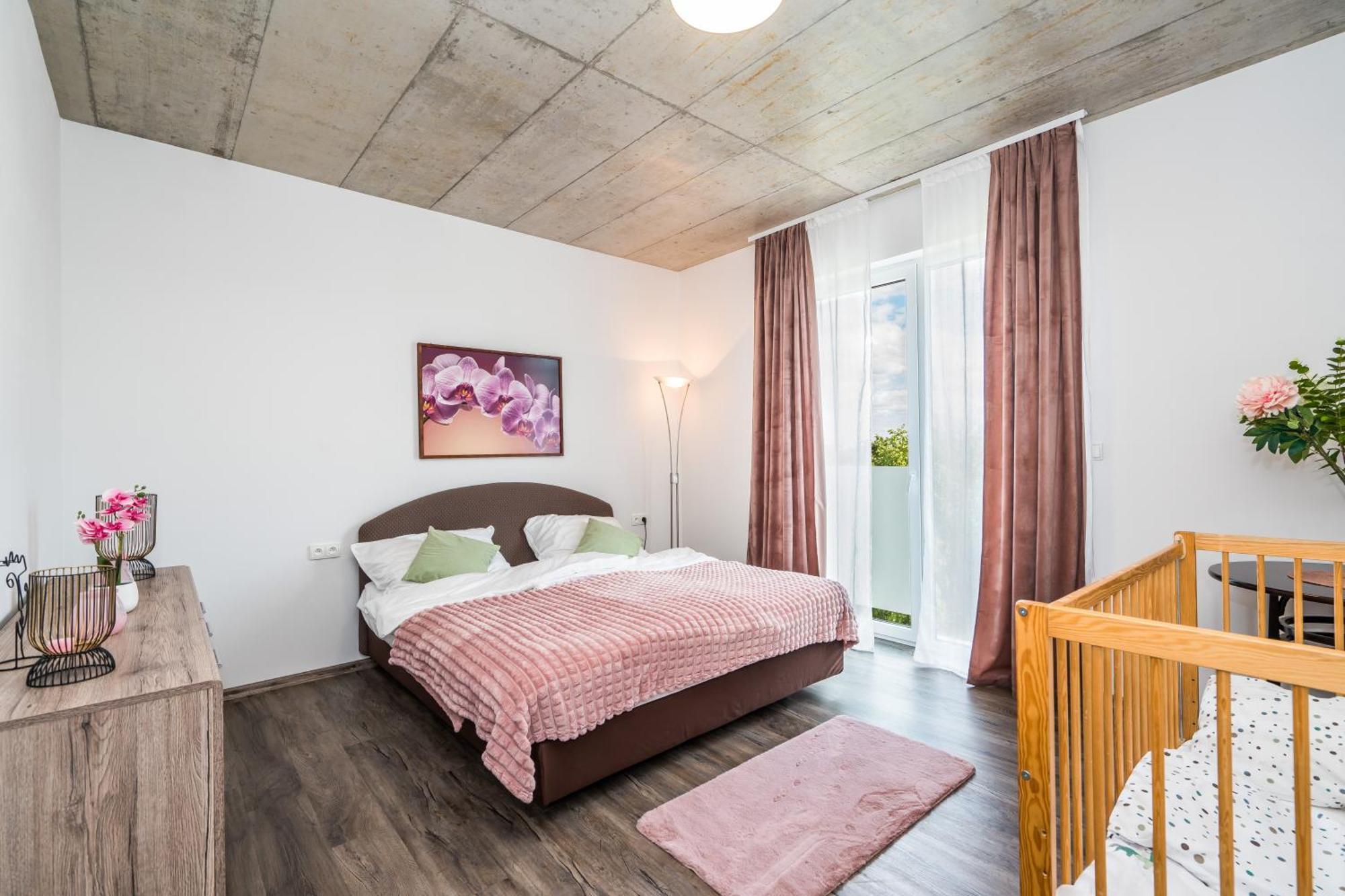 Perla Hradce 401 Lägenhet Hradec Králové Exteriör bild