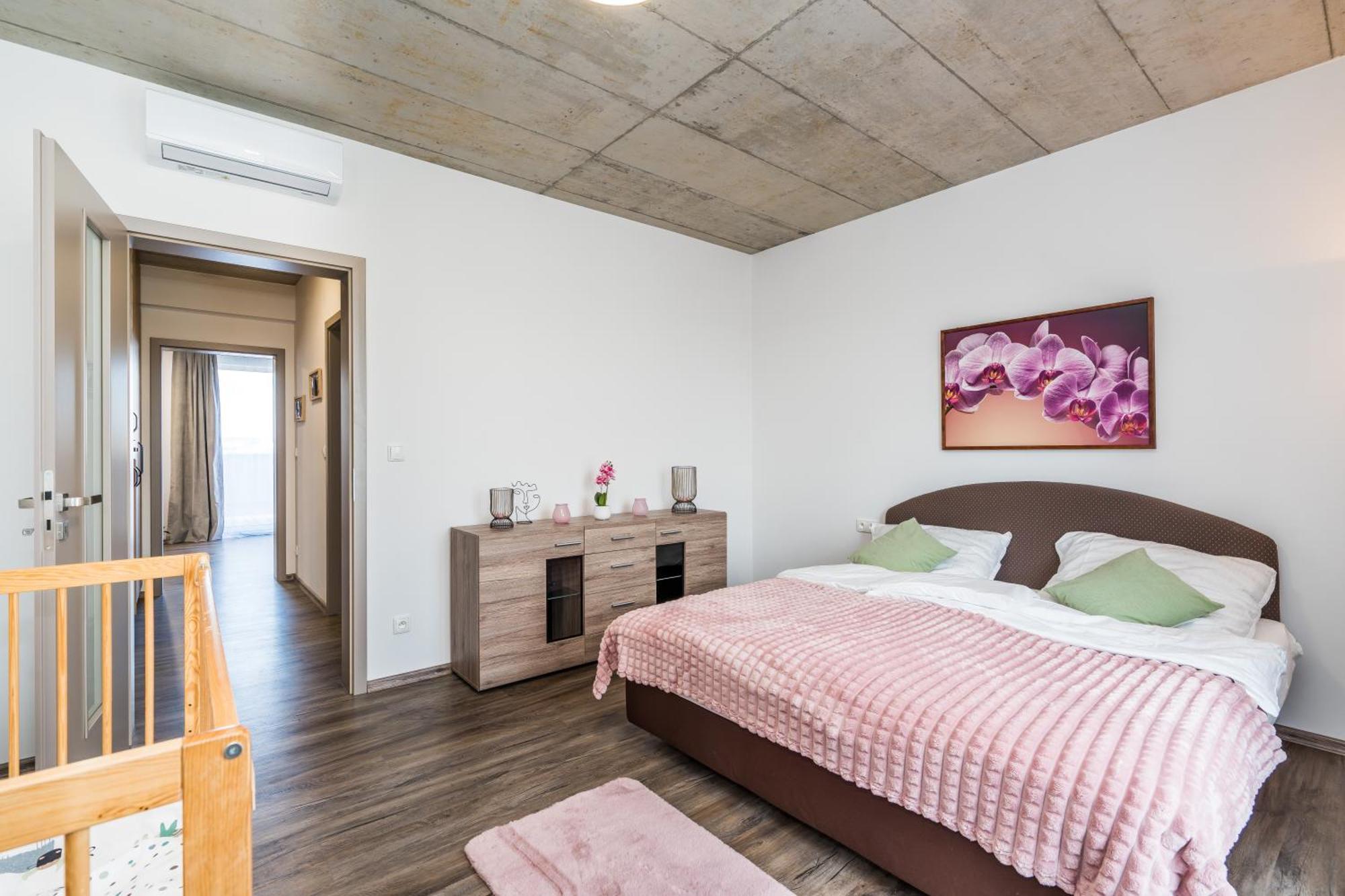 Perla Hradce 401 Lägenhet Hradec Králové Exteriör bild