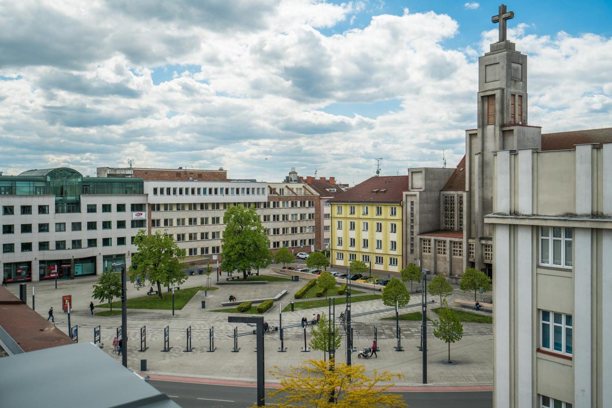 Perla Hradce 401 Lägenhet Hradec Králové Exteriör bild